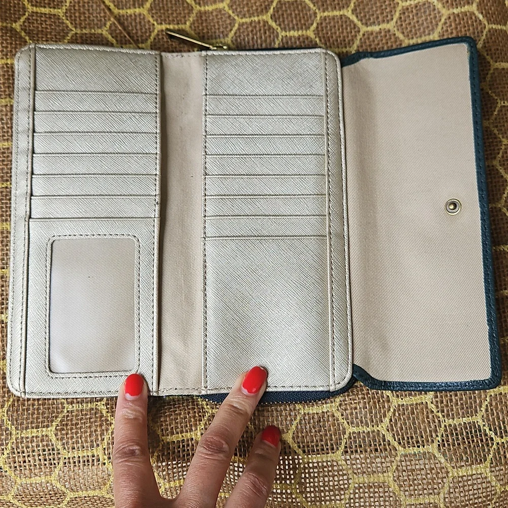 NWOT Fossil Forest Green Ziparound Wallet - Picture 6 of 6